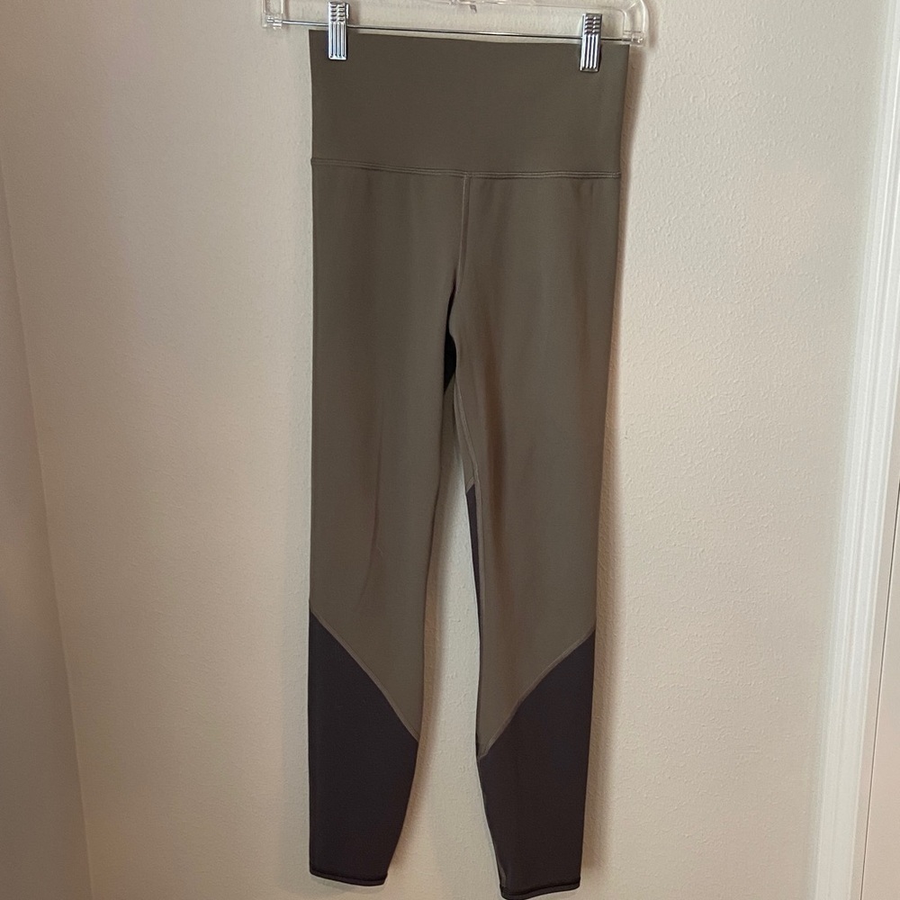 Vuori High Rise Leggings 25” Inseam Olive Brown Colorblock XS